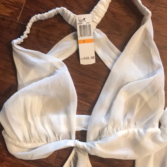 New! Jezebel Chiffon and Satin Lingerie - Picture 4 of 8